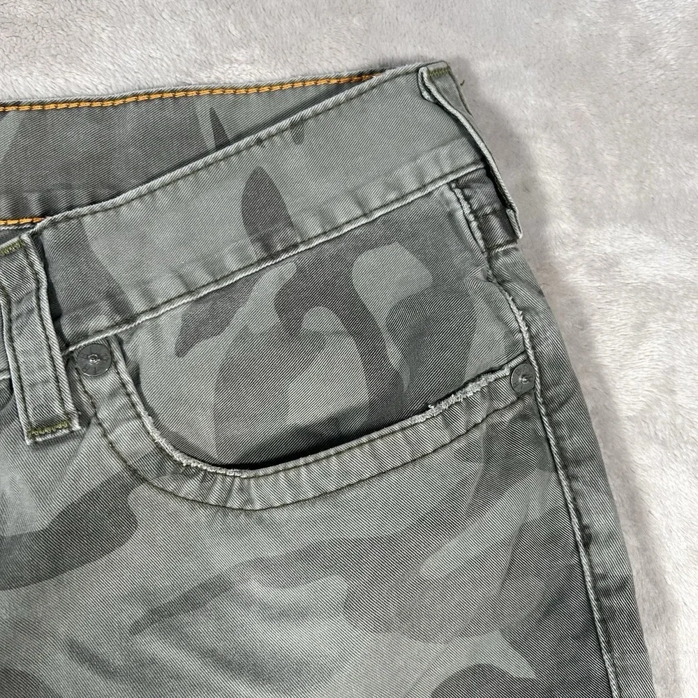 True Religion Ricky Jean Short Men 40 Camo Frayed Flap Pocket Jorts Y2K Made USA